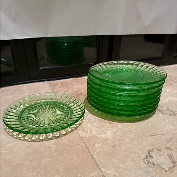 Set of 8 Vintage Green Depression Uranium Glass 6.5”Bread Plates - Picture 1 of 5